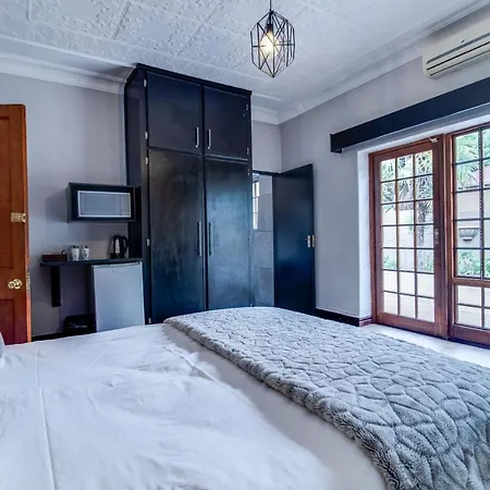 The Nightingale Guesthouse Bloemfontein Exterior photo